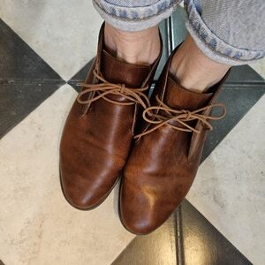 Cinnamon Leather Lace-ups